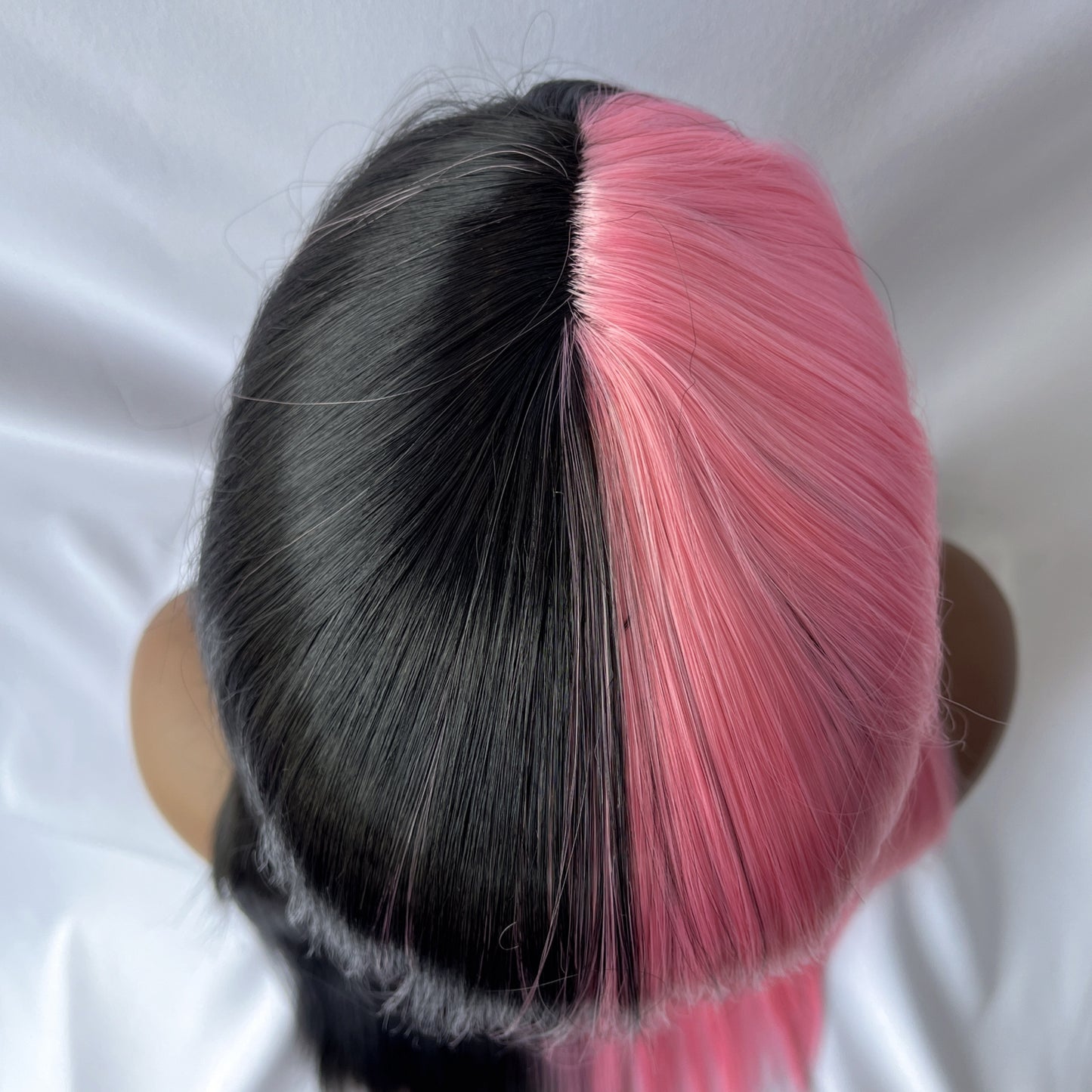 Perruque longue bouclée brun rougeâtre avec frange | Fibre synthétique bicolore résistante à la chaleur pour Halloween et Cosplay